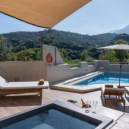 Verekinthos Villas - Pool, Hot Tub, Bbq, Kids Playground, Stunning Mountain Views Yerolákkos Eksteriør billede