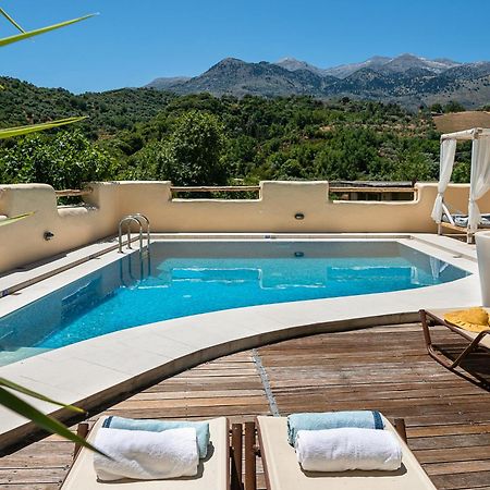 Verekinthos Villas - Pool, Hot Tub, Bbq, Kids Playground, Stunning Mountain Views Yerolákkos Eksteriør billede