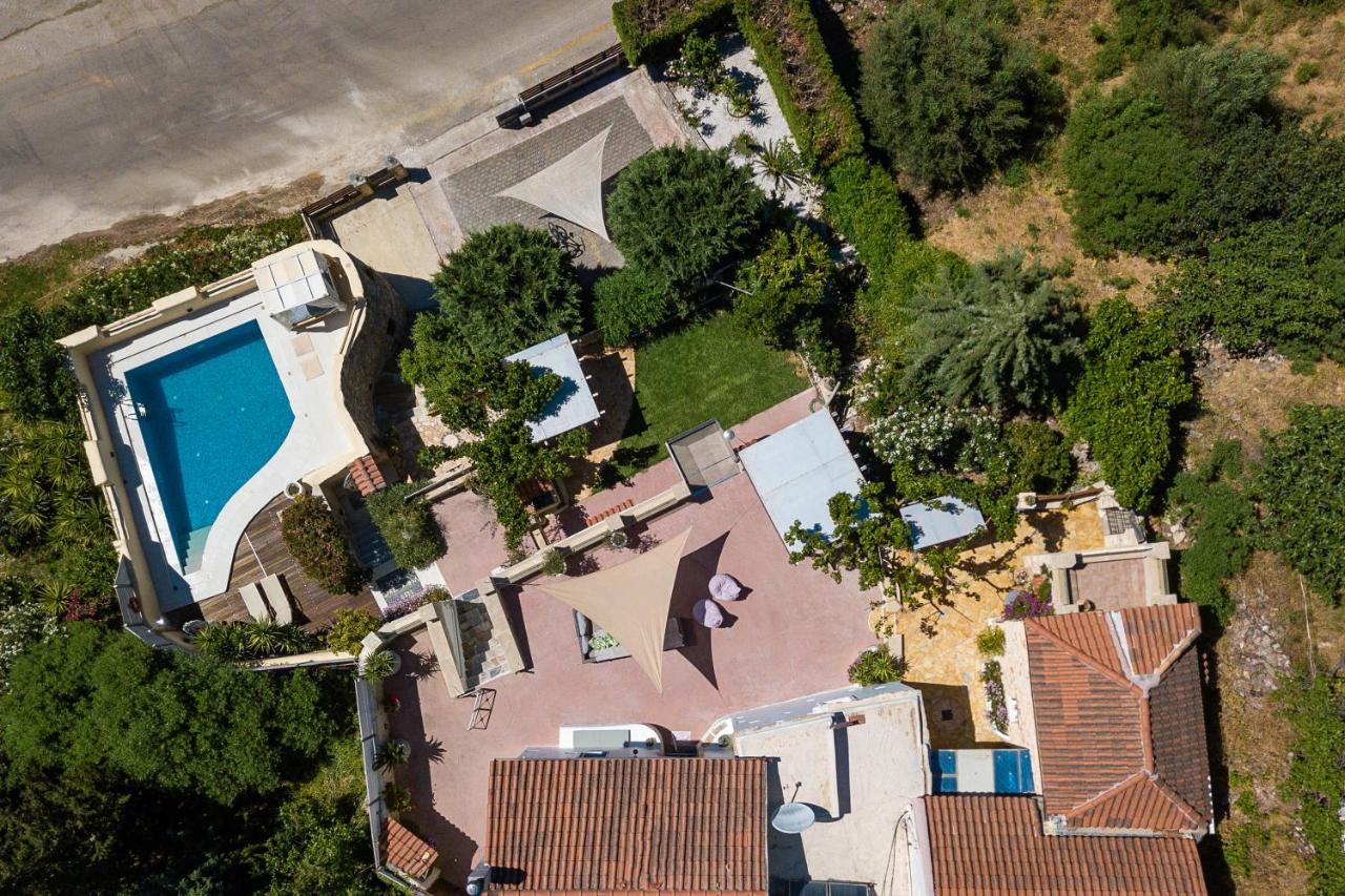 Verekinthos Villas - Pool, Hot Tub, Bbq, Kids Playground, Stunning Mountain Views Yerolákkos Eksteriør billede