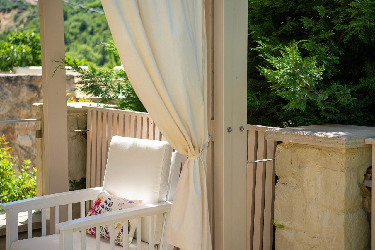Verekinthos Villas - Pool, Hot Tub, Bbq, Kids Playground, Stunning Mountain Views Yerolákkos Eksteriør billede