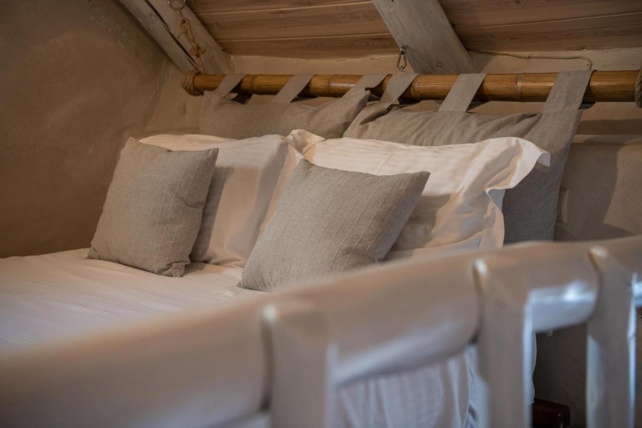 Verekinthos Villas - Pool, Hot Tub, Bbq, Kids Playground, Stunning Mountain Views Yerolákkos Eksteriør billede
