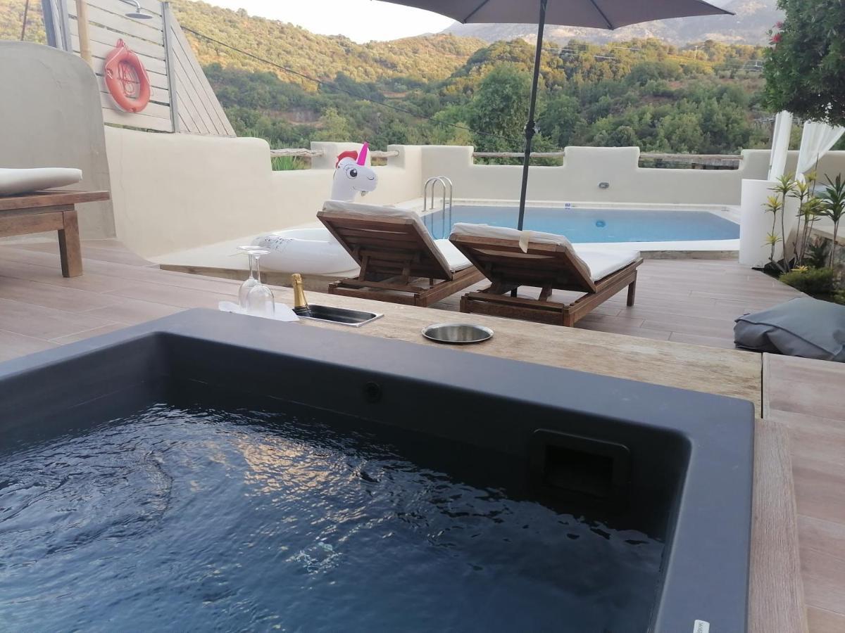 Verekinthos Villas - Pool, Hot Tub, Bbq, Kids Playground, Stunning Mountain Views Yerolákkos Eksteriør billede