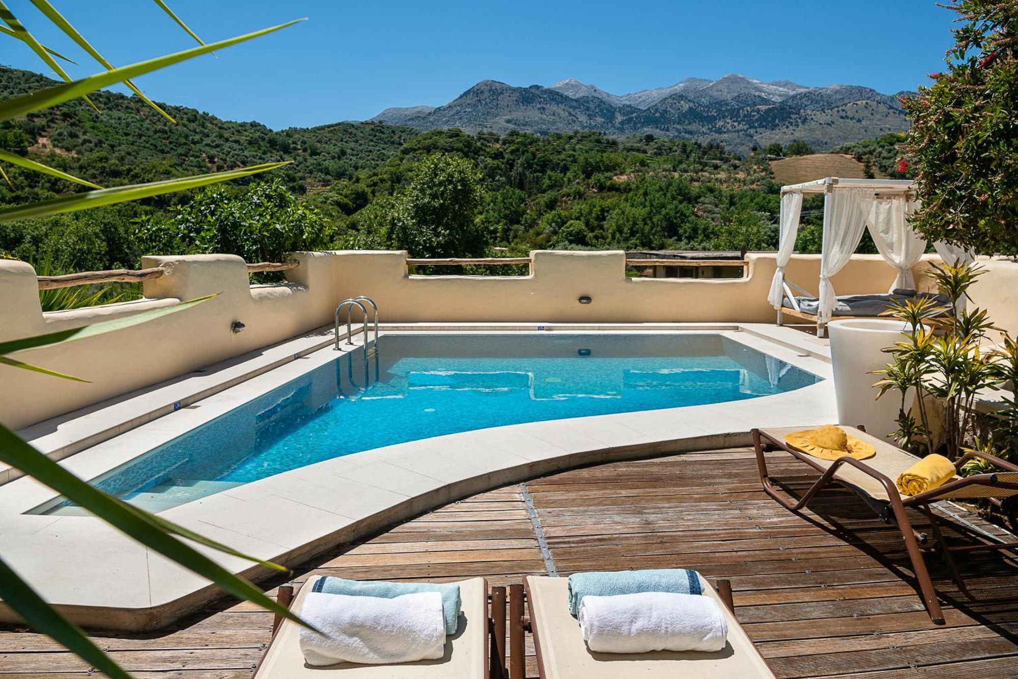 Verekinthos Villas - Pool, Hot Tub, Bbq, Kids Playground, Stunning Mountain Views Yerolákkos Eksteriør billede