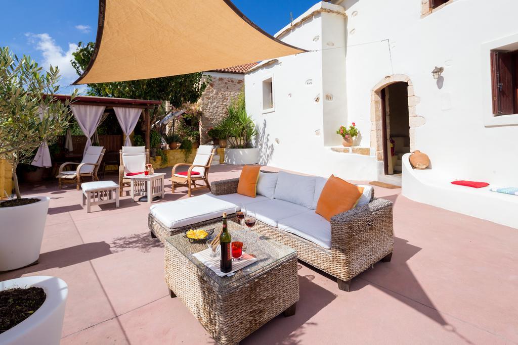 Verekinthos Villas - Pool, Hot Tub, Bbq, Kids Playground, Stunning Mountain Views Yerolákkos Eksteriør billede
