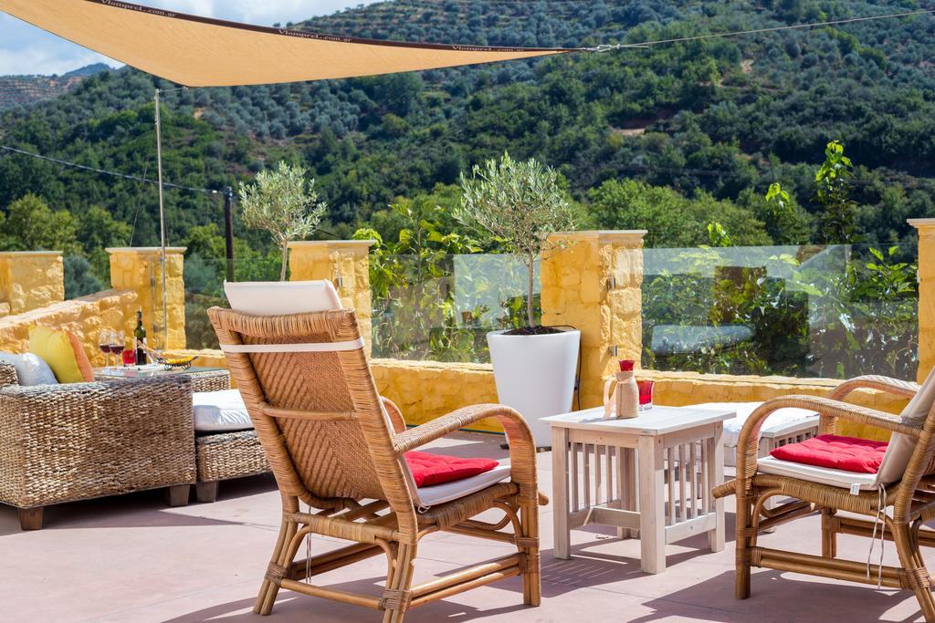 Verekinthos Villas - Pool, Hot Tub, Bbq, Kids Playground, Stunning Mountain Views Yerolákkos Eksteriør billede