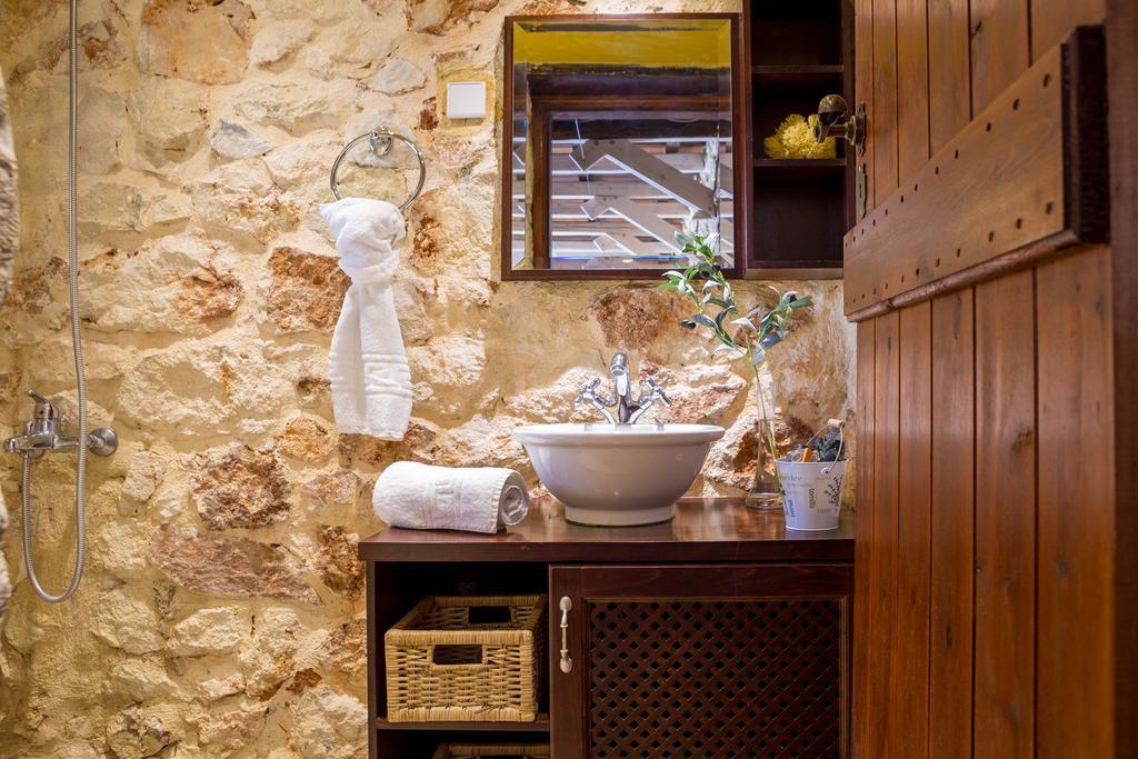 Verekinthos Villas - Pool, Hot Tub, Bbq, Kids Playground, Stunning Mountain Views Yerolákkos Eksteriør billede