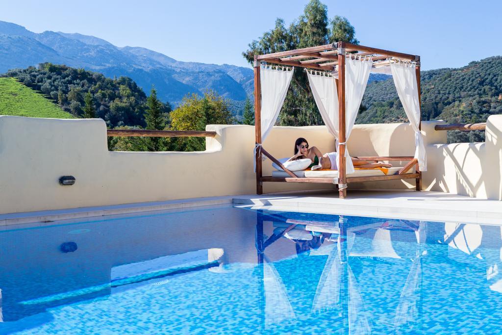 Verekinthos Villas - Pool, Hot Tub, Bbq, Kids Playground, Stunning Mountain Views Yerolákkos Eksteriør billede